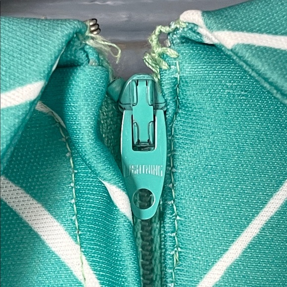 70’s Green Chevron Tie-Neck Dress - Picture 6 of 12